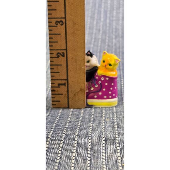 1990s Lisa Frank "Kittens in a Sneaker" PVC figurine - Picture 10 of 10